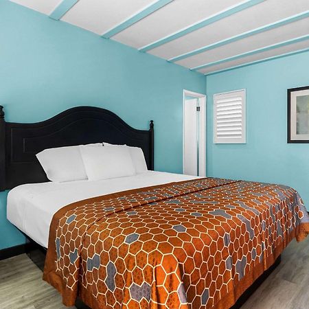 Rodeway Inn & Suites North Hollywood Burbank Airport - Universal Area Los Angeles Eksteriør bilde