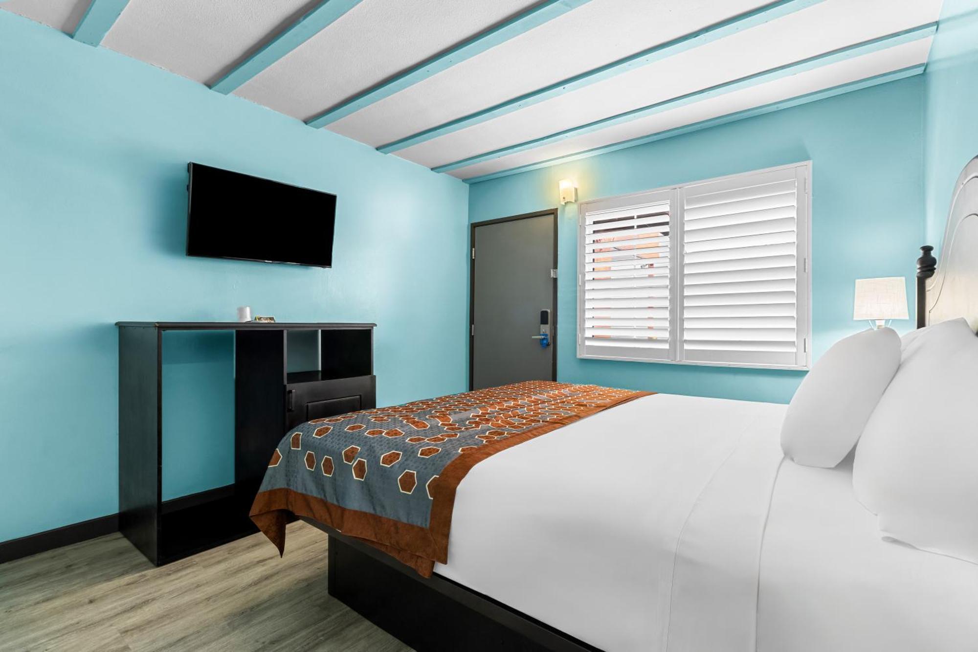 Rodeway Inn & Suites North Hollywood Burbank Airport - Universal Area Los Angeles Eksteriør bilde