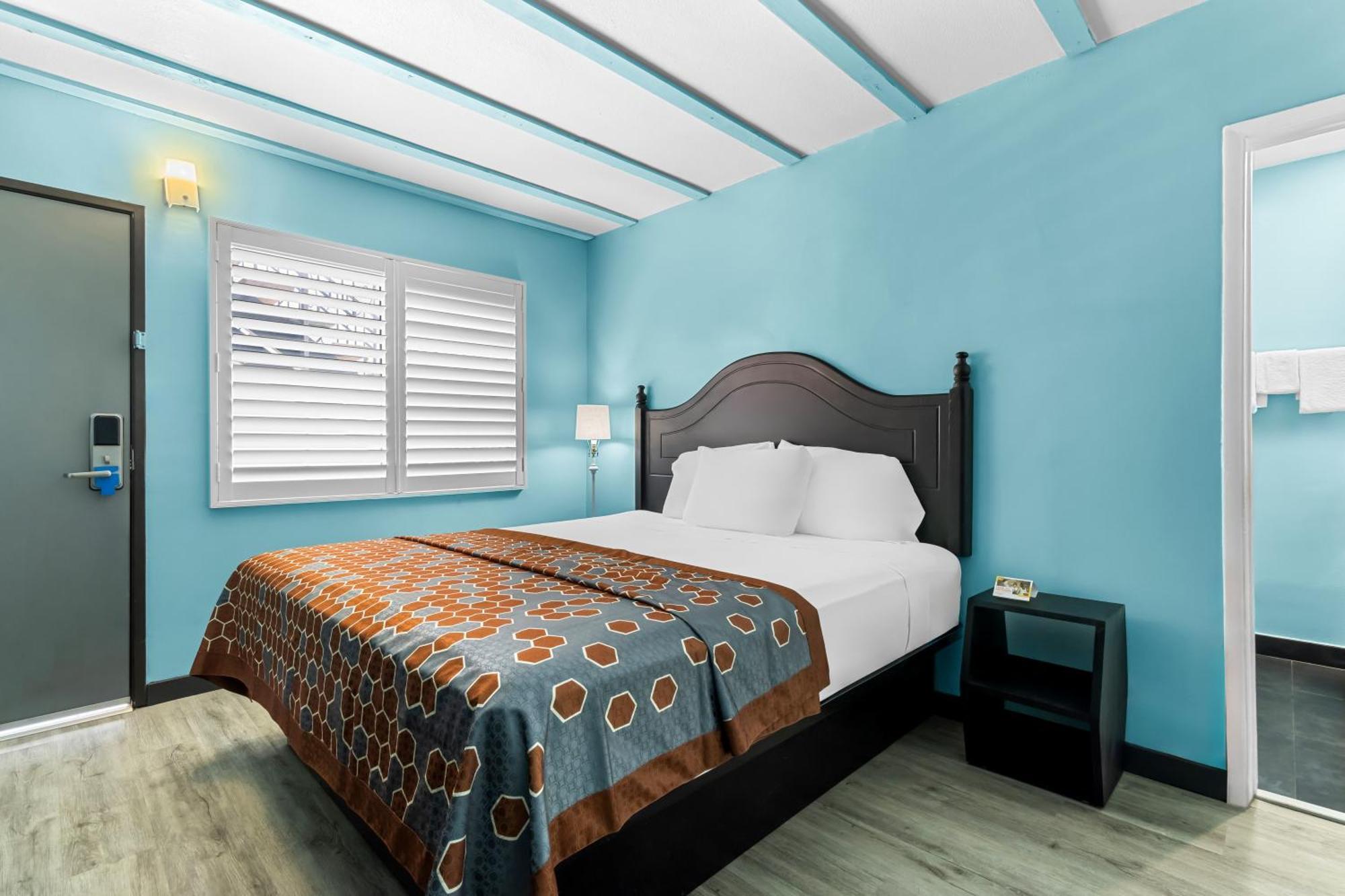 Rodeway Inn & Suites North Hollywood Burbank Airport - Universal Area Los Angeles Eksteriør bilde