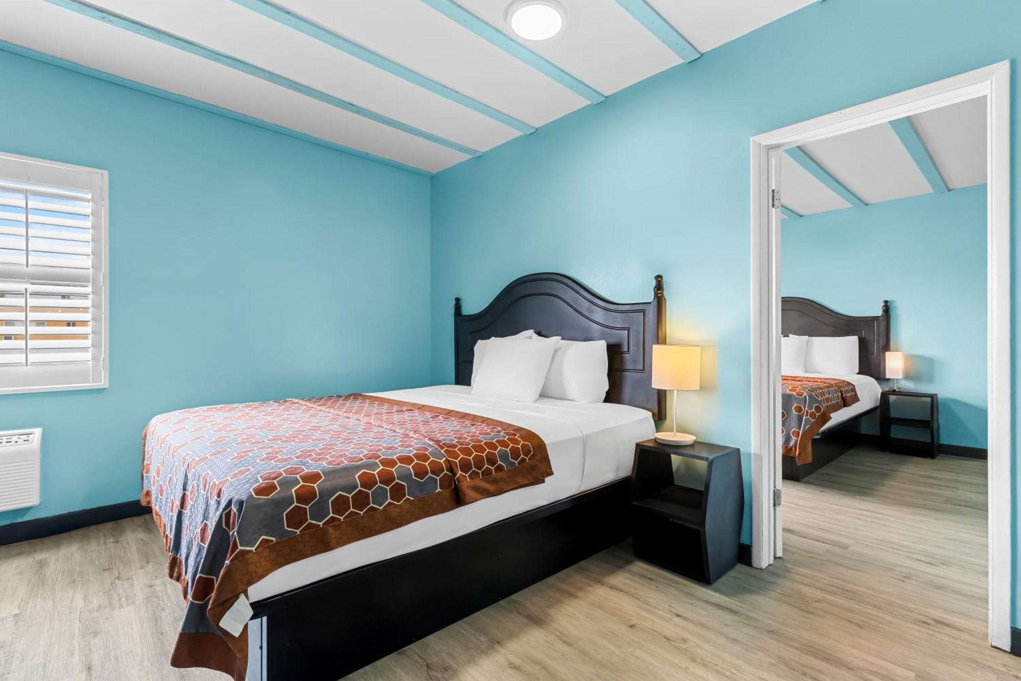 Rodeway Inn & Suites North Hollywood Burbank Airport - Universal Area Los Angeles Eksteriør bilde