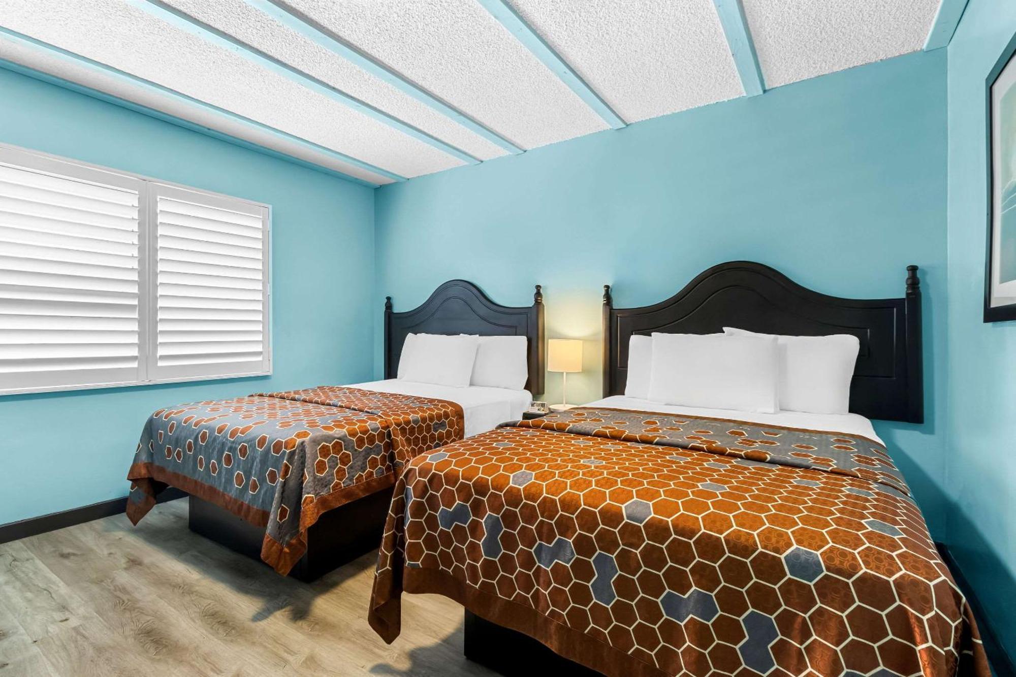 Rodeway Inn & Suites North Hollywood Burbank Airport - Universal Area Los Angeles Eksteriør bilde