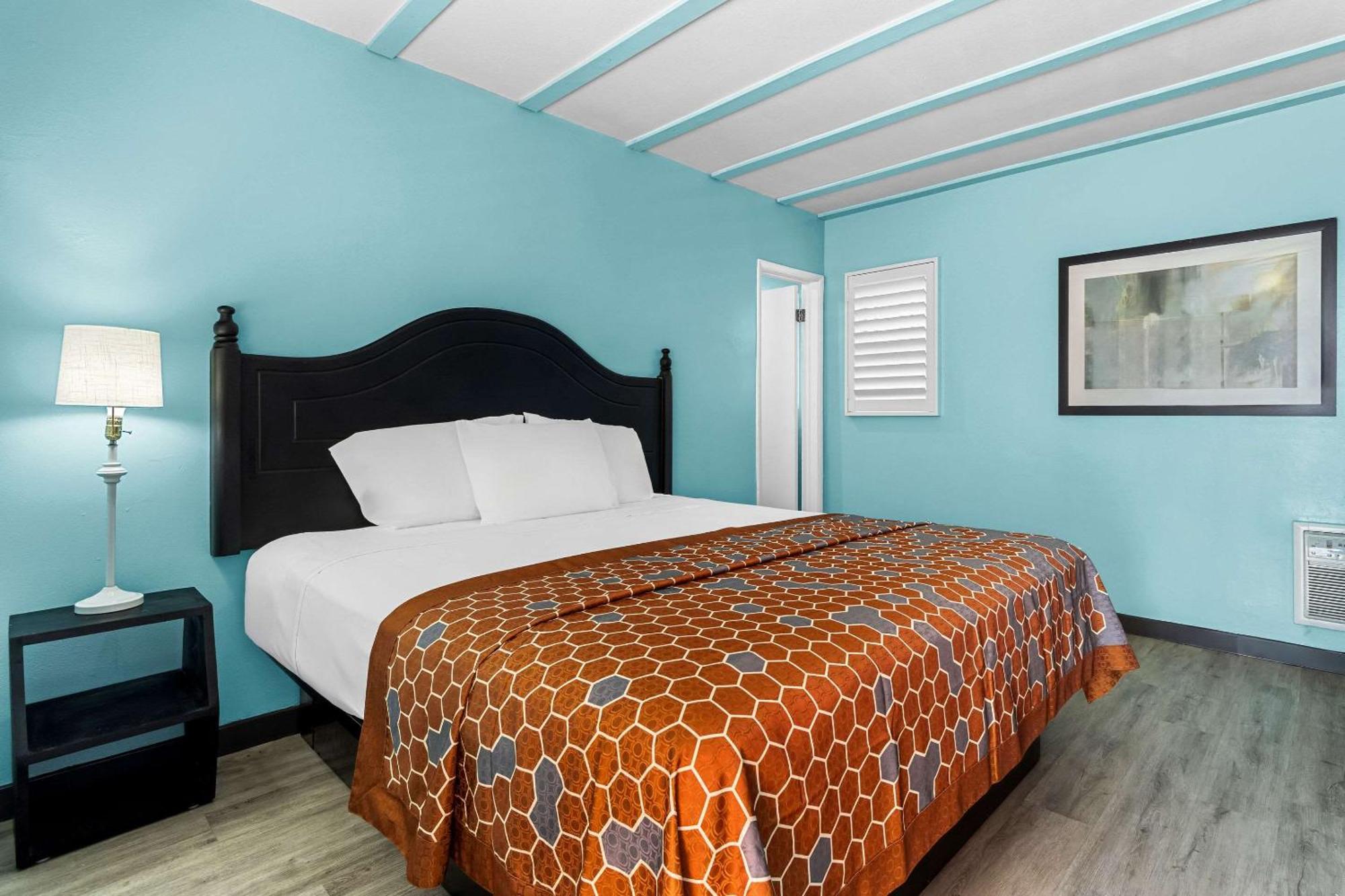 Rodeway Inn & Suites North Hollywood Burbank Airport - Universal Area Los Angeles Eksteriør bilde